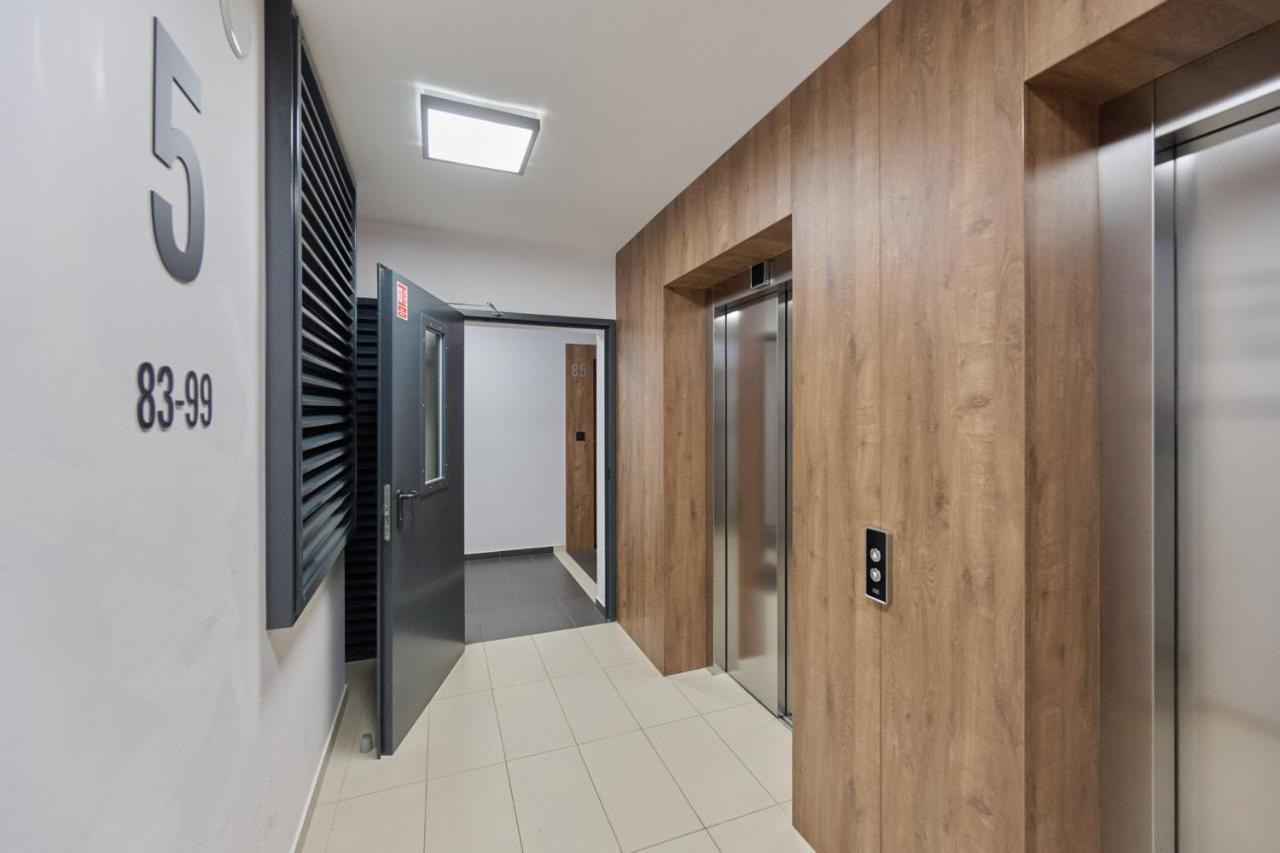 Elegant Apartment With Balcony Krakowska Wroclaw By Renters Prestige Buitenkant foto